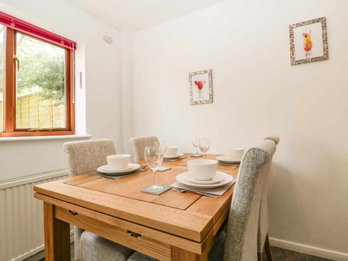 16 Mythern Meadow Bradford-On-Avon Екстер'єр фото